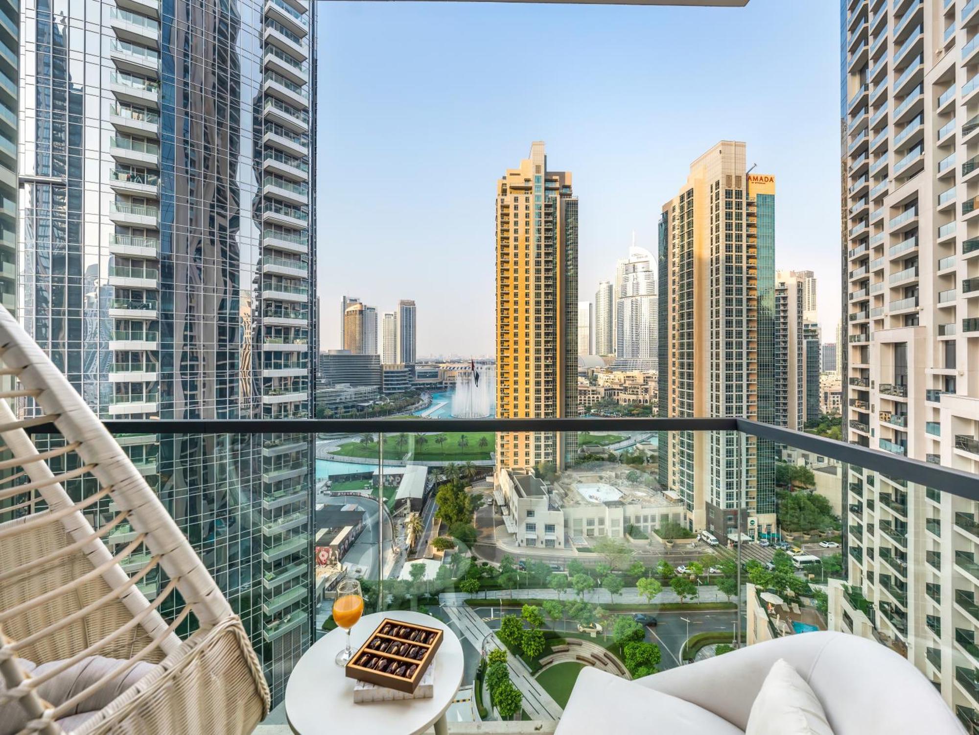 Exquisite 2 Bedroom Apartment I Burj Khalifa & Fountain Views I Free Gym, Pool, Parking, Wi-Fi And Ps5 I By Skyline Serenity Dubai Exterior foto