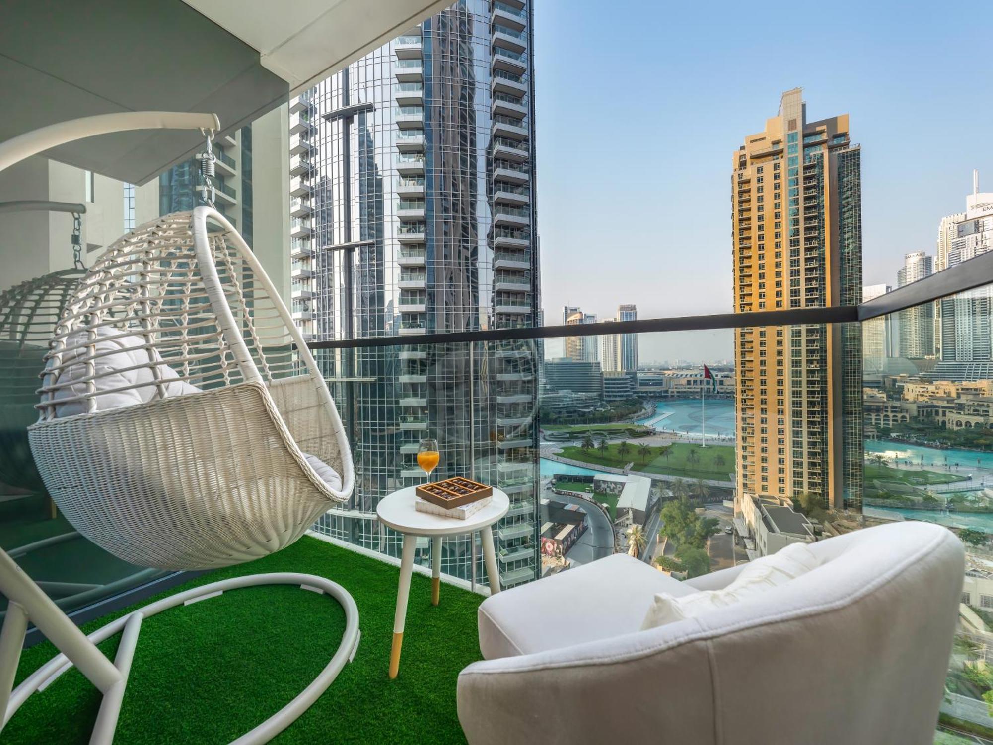 Exquisite 2 Bedroom Apartment I Burj Khalifa & Fountain Views I Free Gym, Pool, Parking, Wi-Fi And Ps5 I By Skyline Serenity Dubai Exterior foto